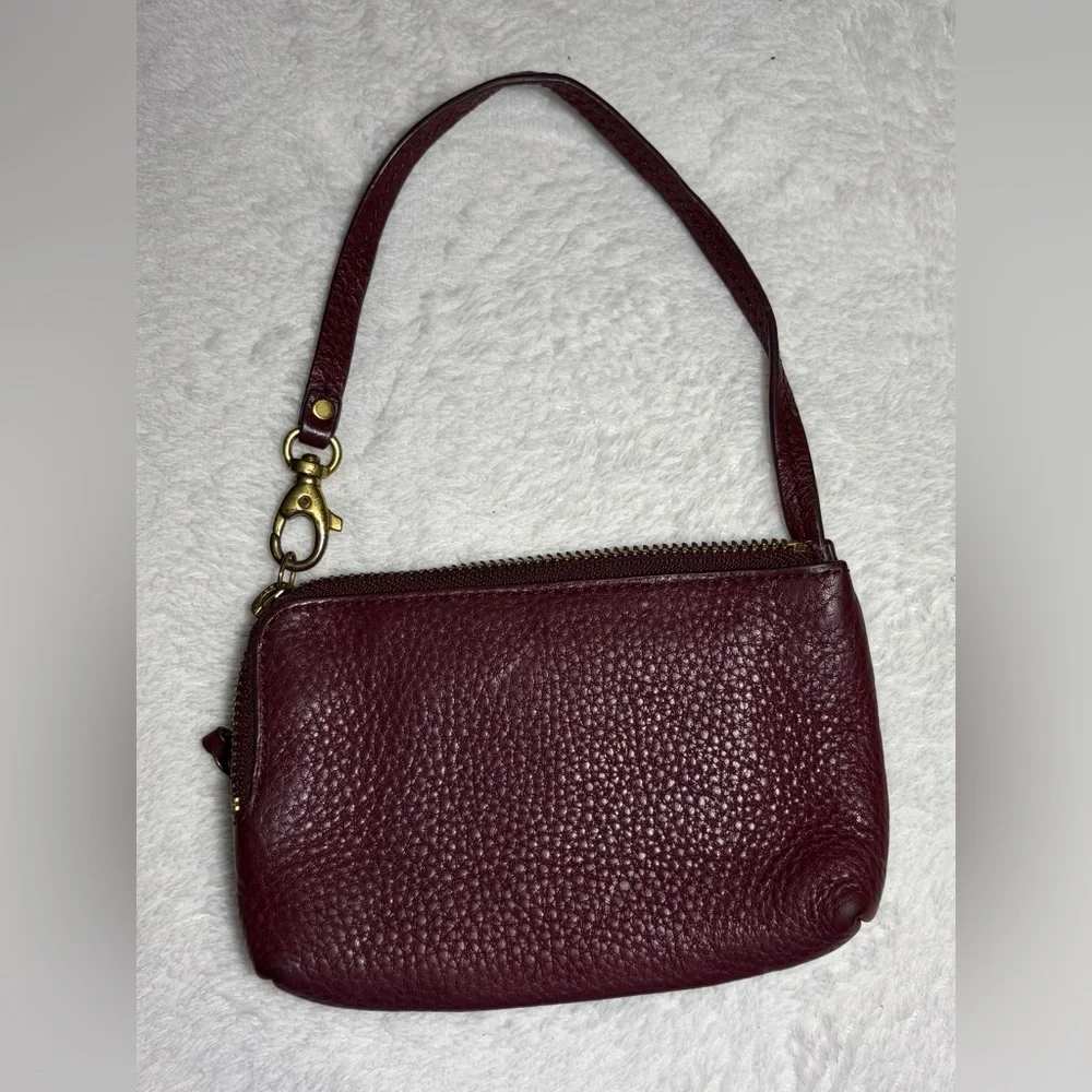 Fossil Women's Claret‎ Leather Wristlet